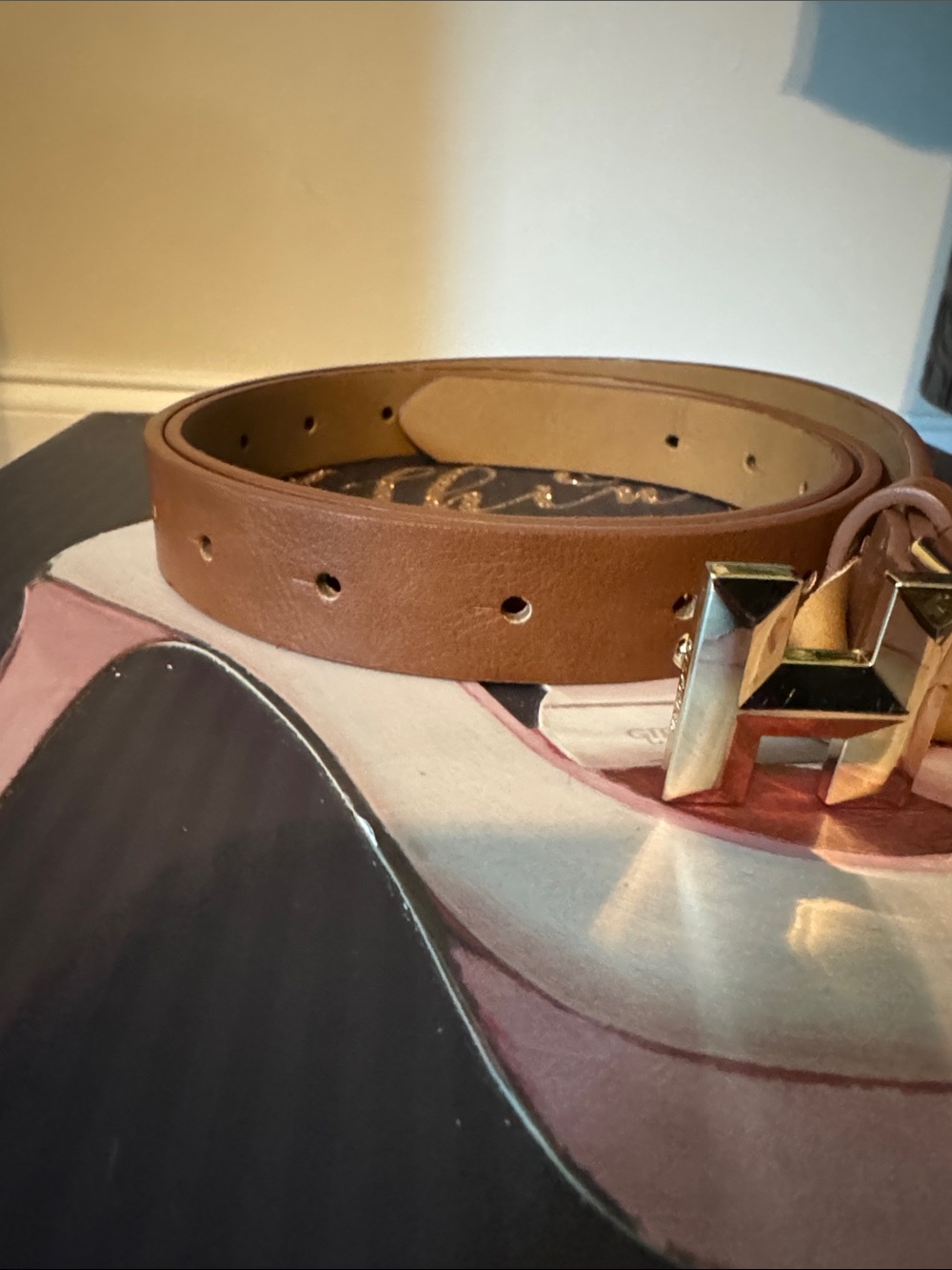 Tommy Hilfiger Brown Leather Belt with Gold H Buckle - Picture 2 of 5